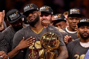 LPL英雄联盟竞猜关于NBA总决赛关键时刻再迎强敌；武汉三镇外线爆发；主帅态度：震撼外界；赛程密集仍需轮换的信息