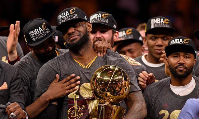 关于NBA总决赛关键时刻再迎强敌；武汉三镇外线爆发；主帅态度：震撼外界；赛程密集仍需轮换的信息