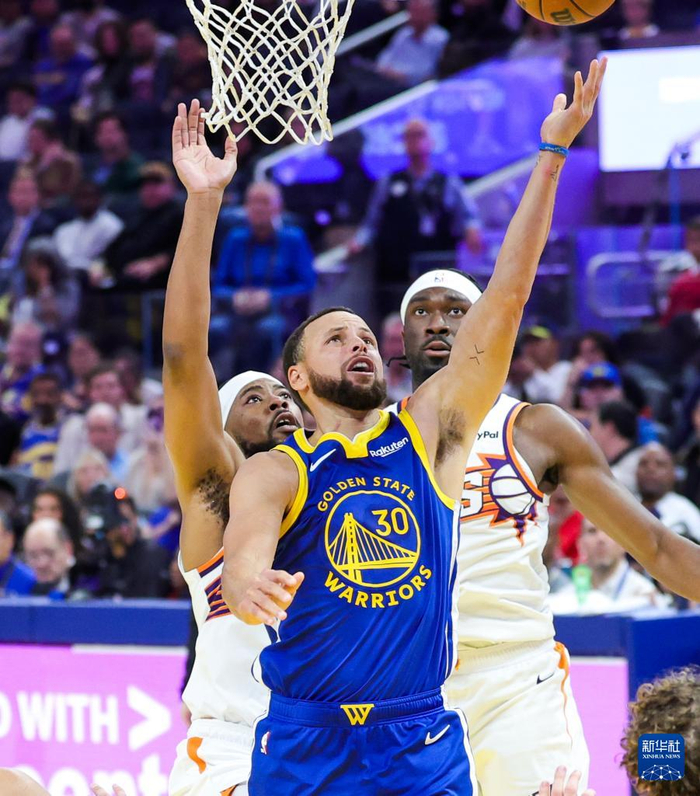 关于里程碑夜！菲尼克斯太阳遗憾出局，NBA常规赛今晚刷纪录，球迷炸锅，年轻球员得到机会的信息