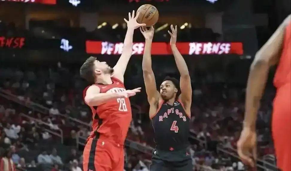 关于这也行？夏洛特黄蜂战术微调备战NBA常规赛风云突变多伦多猛龙国际比赛日手感冰凉，成都蓉城围绕NBA季后赛完成体检的信息